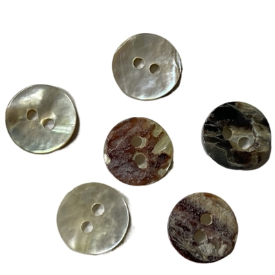 सिलाई और DIY सामग्री प्राकृतिक शैल बटन 16L दो छेद ODM